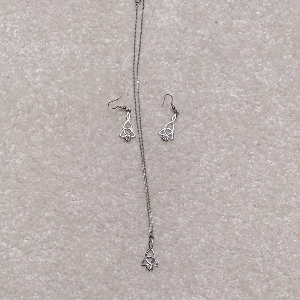 Elegant Silver Jewelry Set